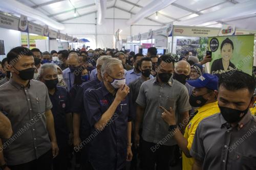 DATUK SERI ISMAIL SABRI YAAKOB