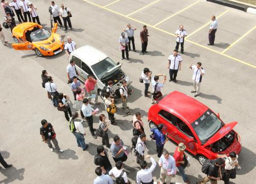 KERETA ELEKTRIK