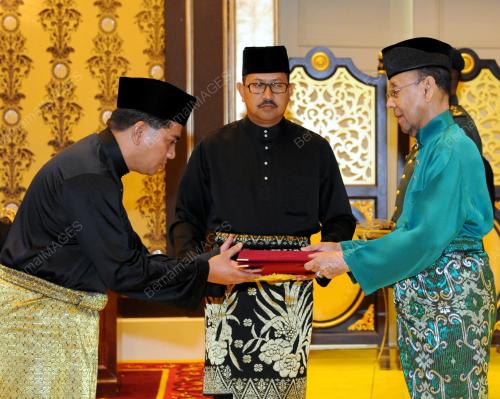 KL16_02092014_AGONG