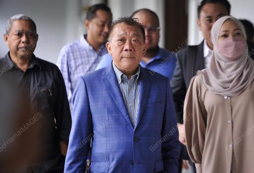 DATUK SERI BUNG MOKTAR RADIN