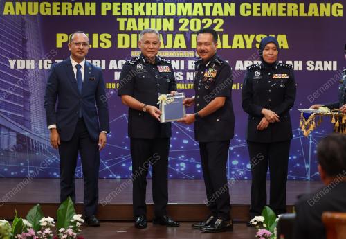TAN SRI ACRYL SANI ABDULLAH SANI