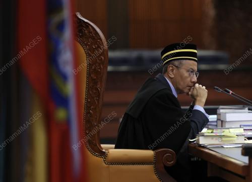TAN SRI AZHAR AZIZAN HARUN