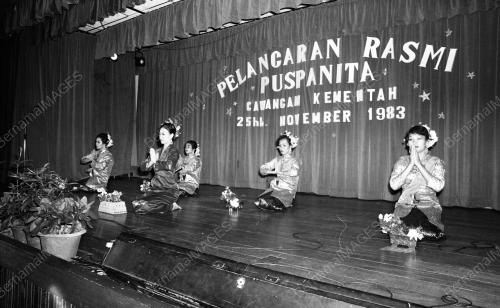 KL16_04022015_RASMI_PUSPANITA