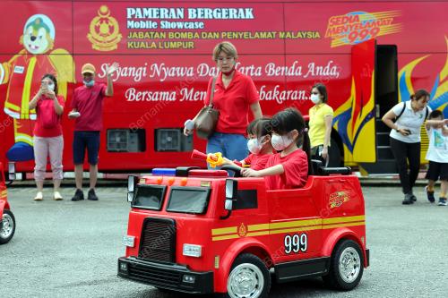 PROGRAM SEHARI BERSAMA BOMBA