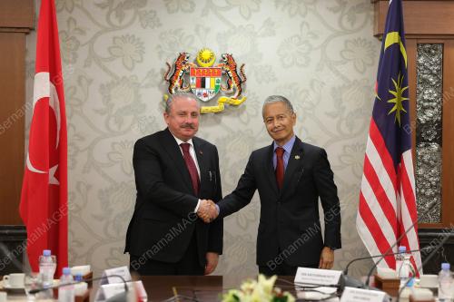TAN SRI AZHAR AZIZAN HARUN