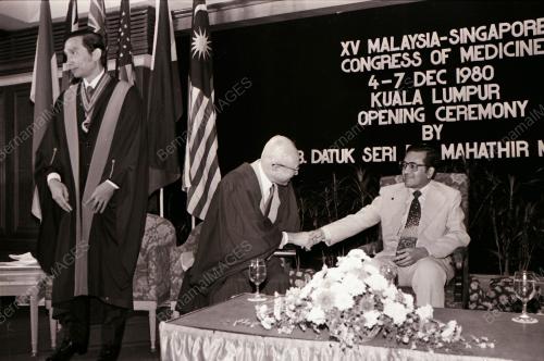 DATUK SERI DR. MAHATHIR BIN MOHAMAD