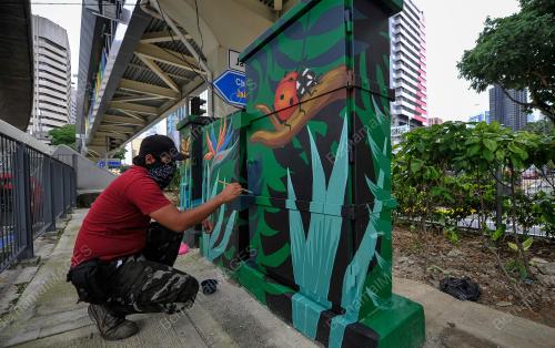 LUKISAN MURAL FLORA DAN FAUNA