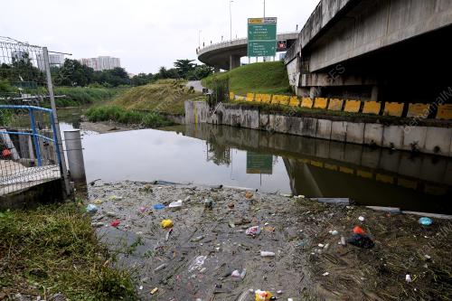 KL16_05012018_SAMPAH_PEPEJAL