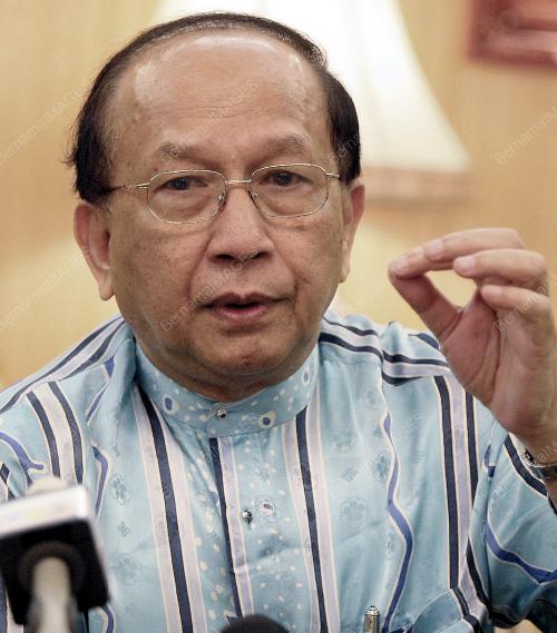 DR RAIS YATIM