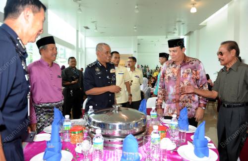 KL16_05082015_NOOR_RAYA