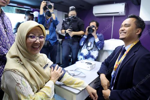 DR ZALIHA MUSTAFA
