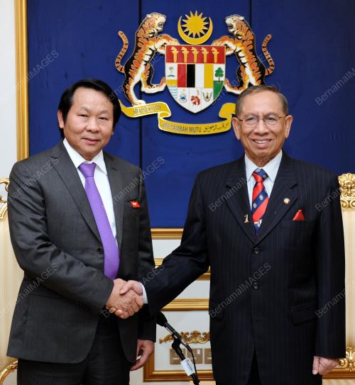 KL16_05122014_KUNJUNGAN