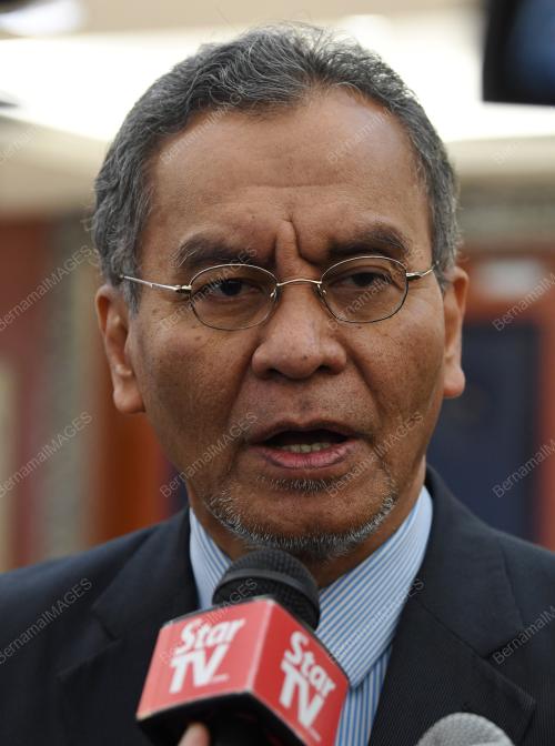 DATUK SERI DR DZULKEFLY AHMAD