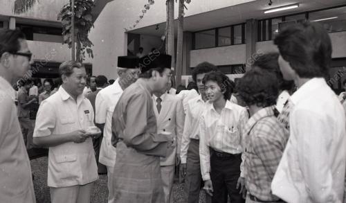 DR. MAHATHIR MOHAMAD