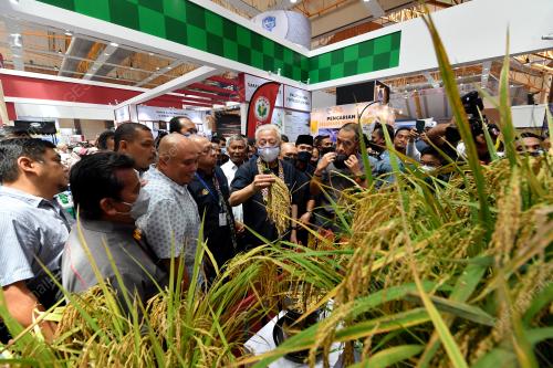 DATUK SERI ISMAIL SABRI YAAKOB