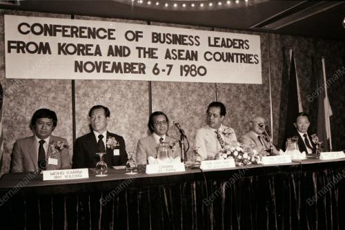 DATUK SERI DR. MAHATHIR BIN MOHAMAD