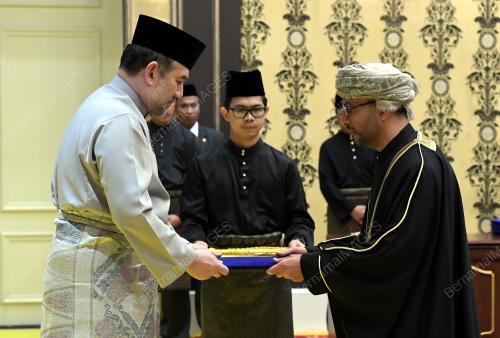 KL16_06112017_AGONG