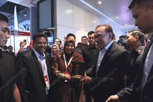 DATUK SERI ANWAR IBRAHIM