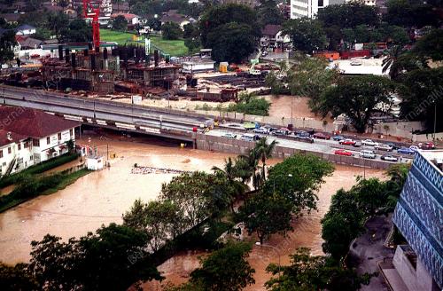 KL16_07012016_BANJIR_KILAT