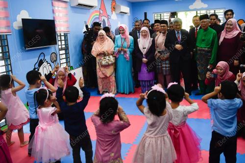 DATUK SERI DR WAN AZIZAH WAN ISMAIL