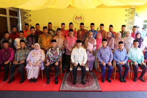 AL-SULTAN ABDULLAH RI'AYATUDDIN AL-MUSTAFA BILLAH SHAH