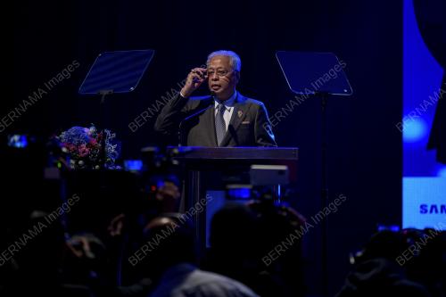 DATUK SERI ISMAIL SABRI YAAKOB