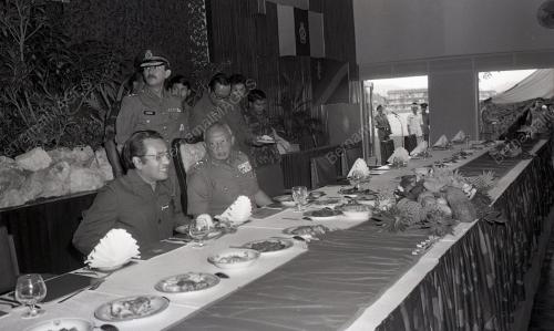 KL16_08012015_AGONG_LUNCH_ATM