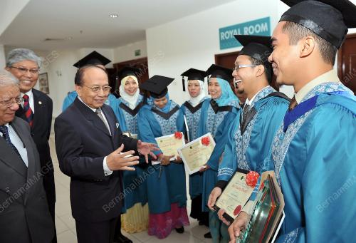 KL16_08032014_KONVO_UIAM