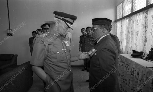 KL16_08052015_AGONG_PISAH