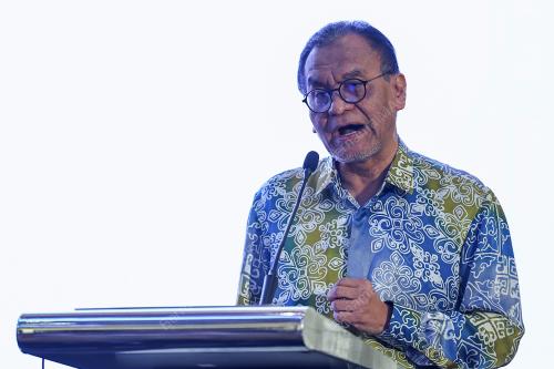 DATUK SERI DR DZULKEFLY AHMAD