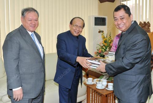 DATUK SERI DR RAIS YATIM