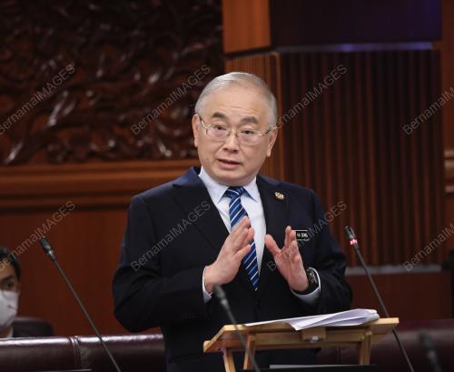 DATUK SERI DR WEE KA SIONG