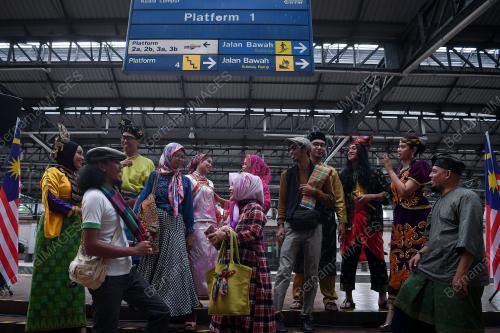 FLASHMOB KERETAPI SARONG
