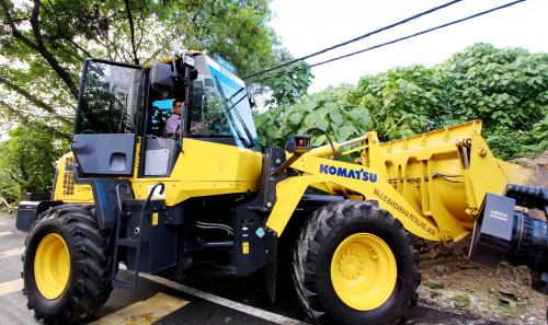 KL16_08112015_GOTONG