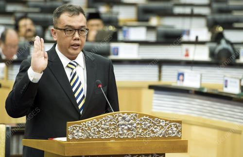 KL16_08122014_PARLIMEN