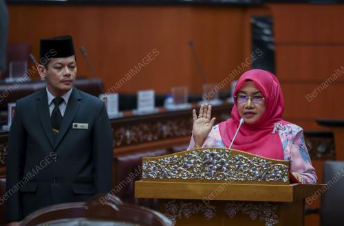 DATUK ROSNI SOHAR