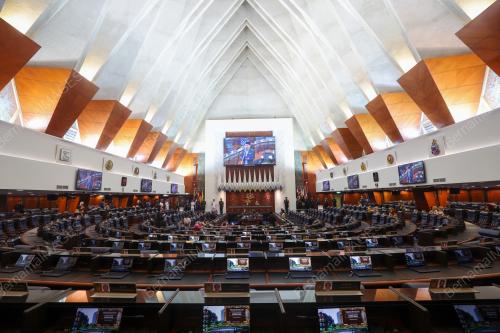 RAPTAI ISTIADAT PEMBUKAAN PENGGAL KEDUA PARLIMEN KE-15