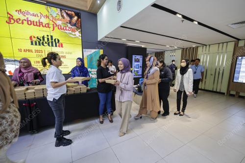 AGIHAN PEK JUADAH BERBUKA OLEH ESTILO MEDIA