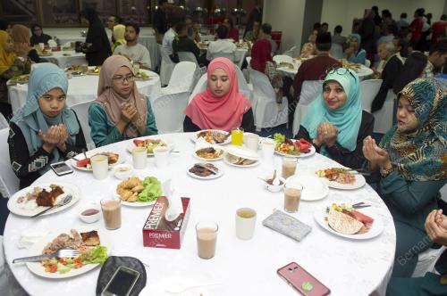KL16_10062016_BUKA_PUASA