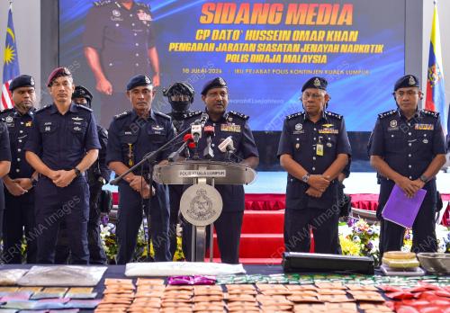 DATUK HUSSEIN OMAR KHAN