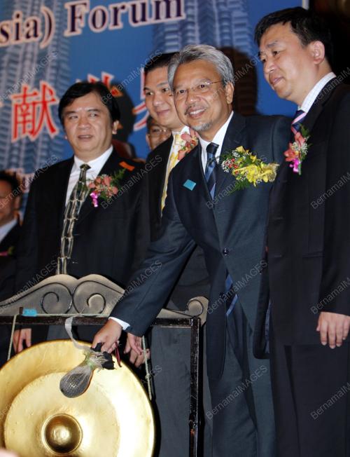 AHMAD HUSNI HANADZLAH
