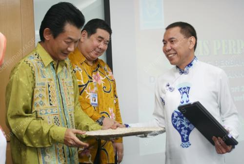ANNUAR ZAINI
