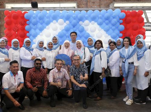 DATUK SERI DR WAN AZIZAH WAN ISMAIL