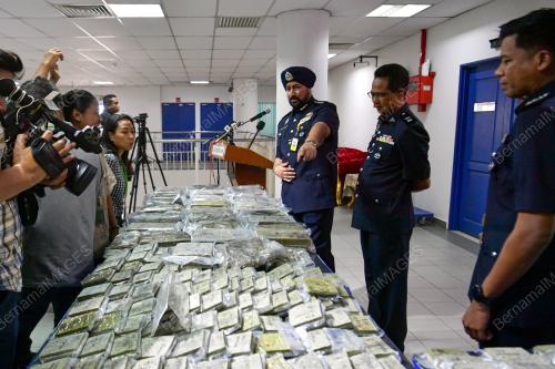 ACP RAVINDAR SINGH SARBAN SINGH