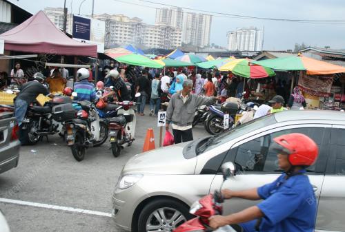KESESAKAN JALAN RAYA