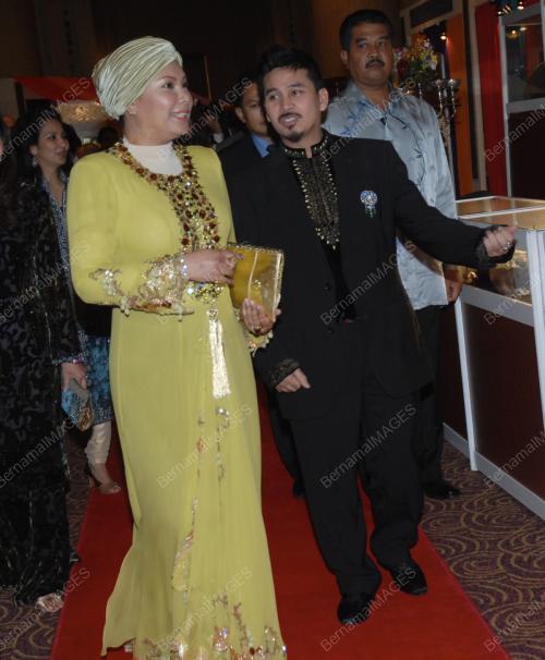TUANKU NUR ZAHIRAH