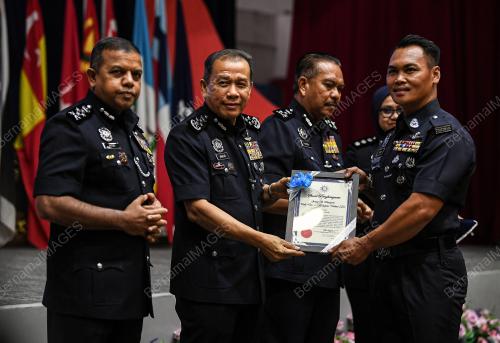 DATUK SERI MOHD KHALID ISMAIL