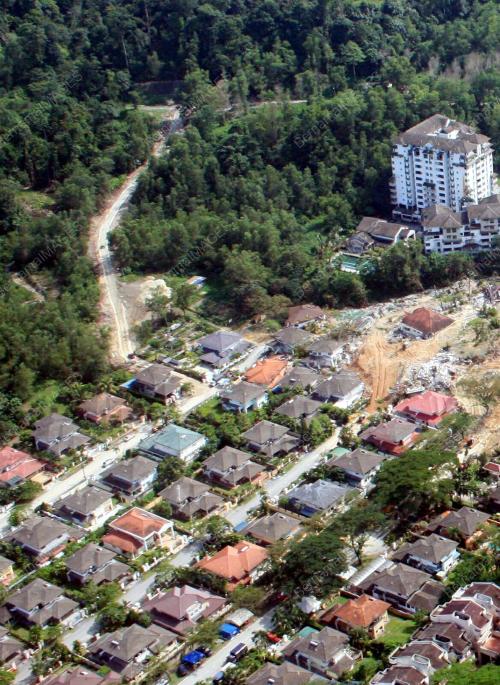 TANAH RUNTUH BUKIT ANTARABANGSA