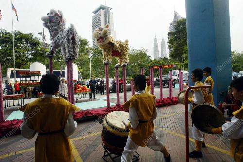 TARIAN SINGA CNI