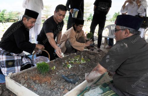 KL16_13042015_MELAKA1